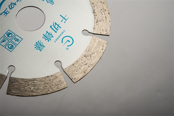 石材鋸片在不同的應(yīng)用階段應(yīng)該使用哪些石材機械呢？